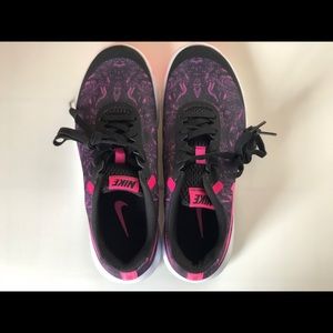 Brand new! Women Nike Flex Experience 5